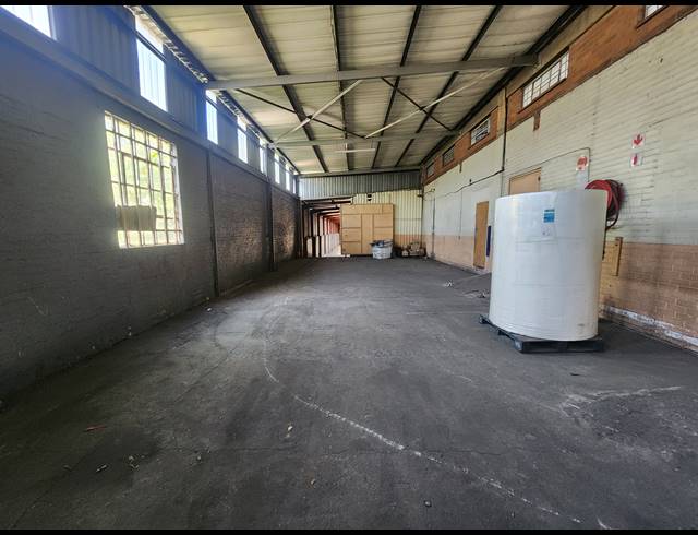1,553M² WAREHOUSE TO LET IN WADEVILLE